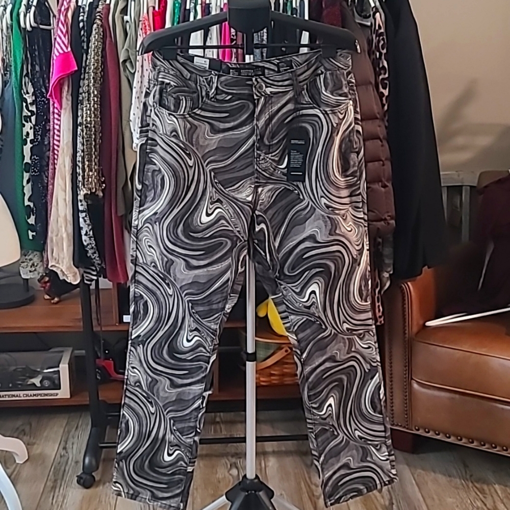 City Chic Harley Whirlwind Jeans Size 16S Ins 27" waist18"